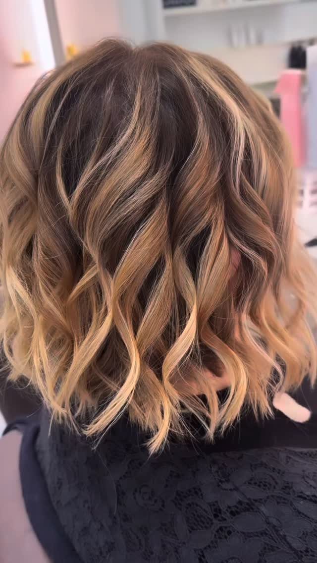 16 Cute Hairstyles for a Birthday Party, Waves to Braids 13 Short wavy bob haircut with blonde highlights and dark roots from behind